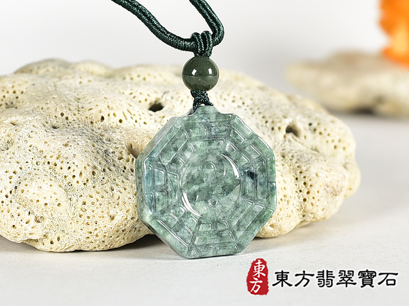 翡翠八卦項鍊玉珮(精工八卦太極,雙重八卦先天八卦和後天八卦:八卦牌A貨翡翠八卦玉珮、緬甸玉八卦玉墜)。八卦,ED532。訂做各種翡翠八卦吊墜玉珮項鍊。★附A貨翡翠雙證書 1.jpg