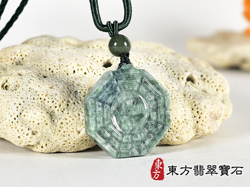 翡翠八卦項鍊玉珮(精工八卦太極,雙重八卦先天八卦和後天八卦:八卦牌A貨翡翠八卦玉珮、緬甸玉八卦玉墜)。八卦,ED532。訂做各種翡翠八卦吊墜玉珮項鍊。★附A貨翡翠雙證書 2.jpg