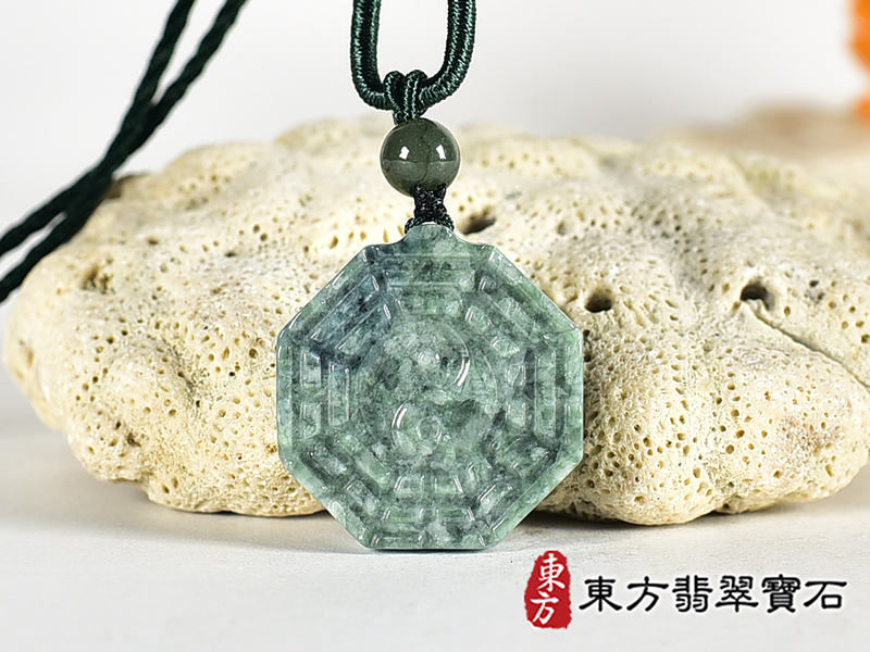 翡翠八卦項鍊玉珮(精工八卦太極,雙重八卦先天八卦和後天八卦:八卦牌A貨翡翠八卦玉珮、緬甸玉八卦玉墜)。八卦,ED532。訂做各種翡翠八卦吊墜玉珮項鍊。★附A貨翡翠雙證書 3.jpg