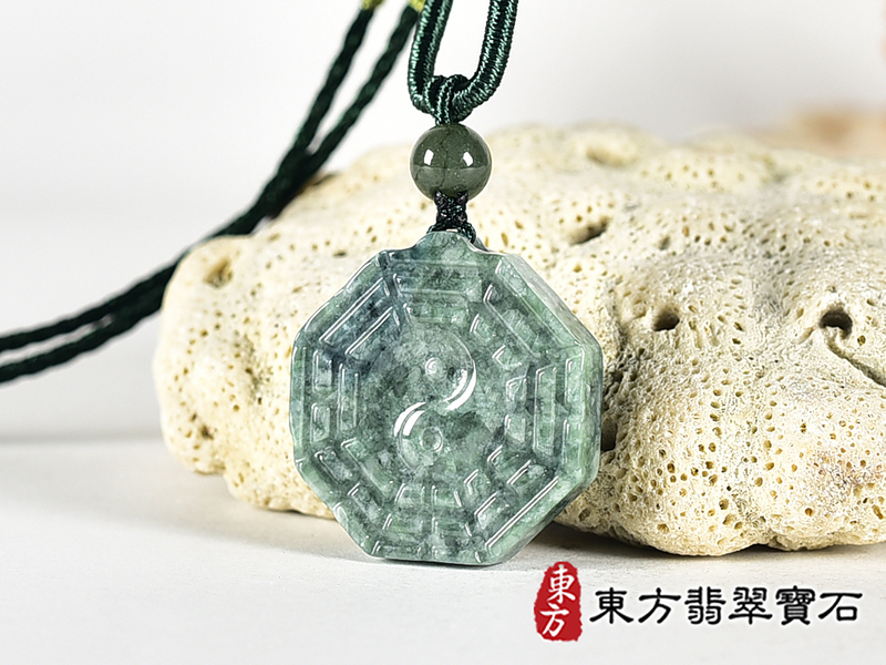 翡翠八卦項鍊玉珮(精工八卦太極,雙重八卦先天八卦和後天八卦:八卦牌A貨翡翠八卦玉珮、緬甸玉八卦玉墜)。八卦,ED532。訂做各種翡翠八卦吊墜玉珮項鍊。★附A貨翡翠雙證書 4.jpg