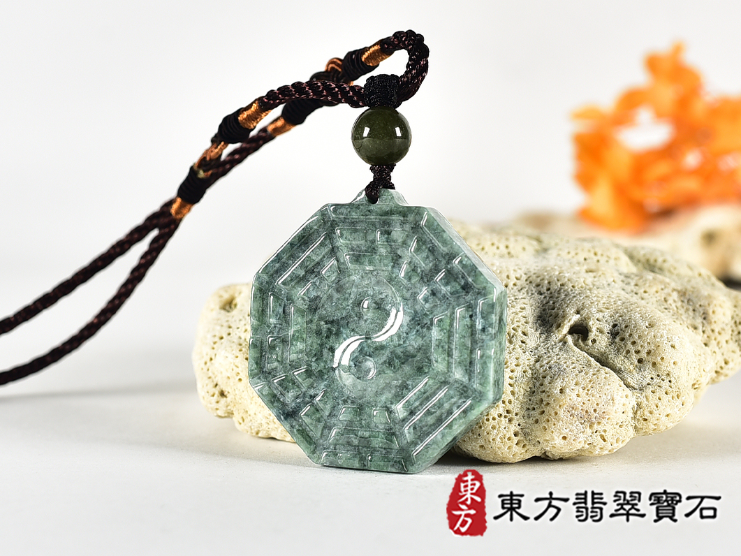 翡翠八卦項鍊玉珮(精工八卦太極,雙重八卦先天八卦和後天八卦:八卦牌A貨翡翠八卦玉珮、緬甸玉八卦玉墜)。八卦,ED539。訂做各種翡翠八卦吊墜玉珮項鍊。★附A貨翡翠雙證書 2.jpg