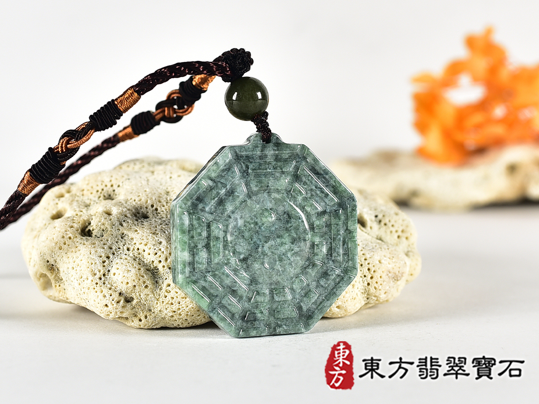 翡翠八卦項鍊玉珮(精工八卦太極,雙重八卦先天八卦和後天八卦:八卦牌A貨翡翠八卦玉珮、緬甸玉八卦玉墜)。八卦,ED539。訂做各種翡翠八卦吊墜玉珮項鍊。★附A貨翡翠雙證書 5.jpg