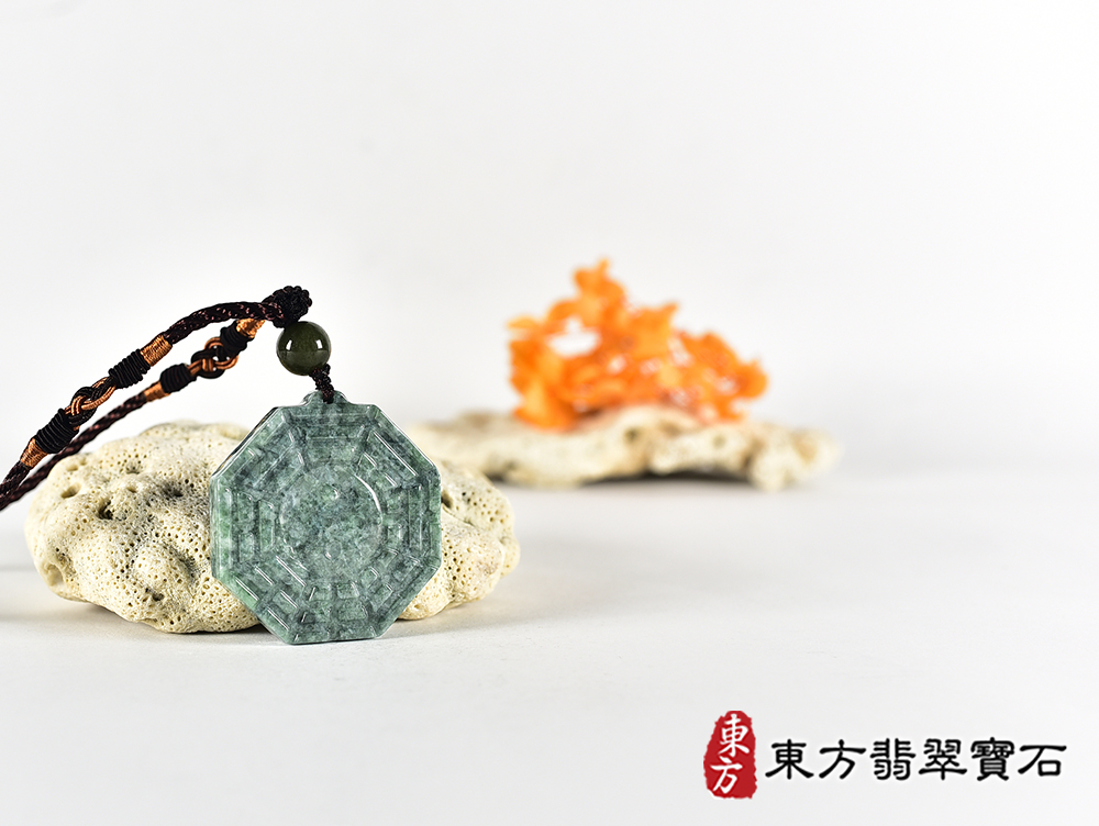 翡翠八卦項鍊玉珮(精工八卦太極,雙重八卦先天八卦和後天八卦:八卦牌A貨翡翠八卦玉珮、緬甸玉八卦玉墜)。八卦,ED539。訂做各種翡翠八卦吊墜玉珮項鍊。★附A貨翡翠雙證書 6.jpg