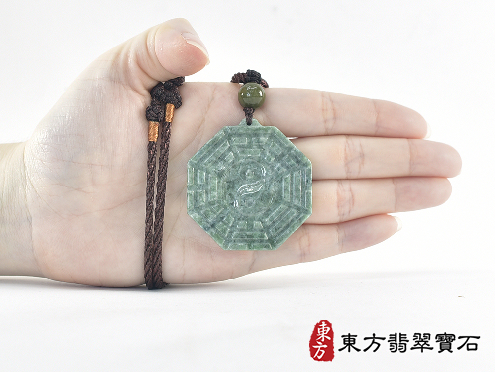 翡翠八卦項鍊玉珮(精工八卦太極,雙重八卦先天八卦和後天八卦:八卦牌A貨翡翠八卦玉珮、緬甸玉八卦玉墜)。八卦,ED539。訂做各種翡翠八卦吊墜玉珮項鍊。★附A貨翡翠雙證書 7.jpg