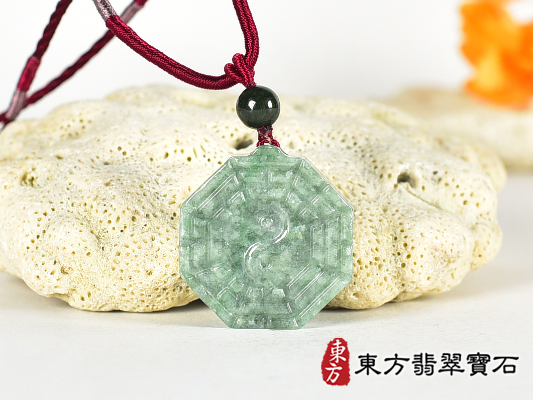 翡翠八卦項鍊玉珮(精工八卦太極,雙重八卦先天八卦和後天八卦:八卦牌A貨翡翠八卦玉珮、緬甸玉八卦玉墜)。八卦,ED546。訂做各種翡翠八卦吊墜玉珮項鍊。★附A貨翡翠雙證書 0.jpg