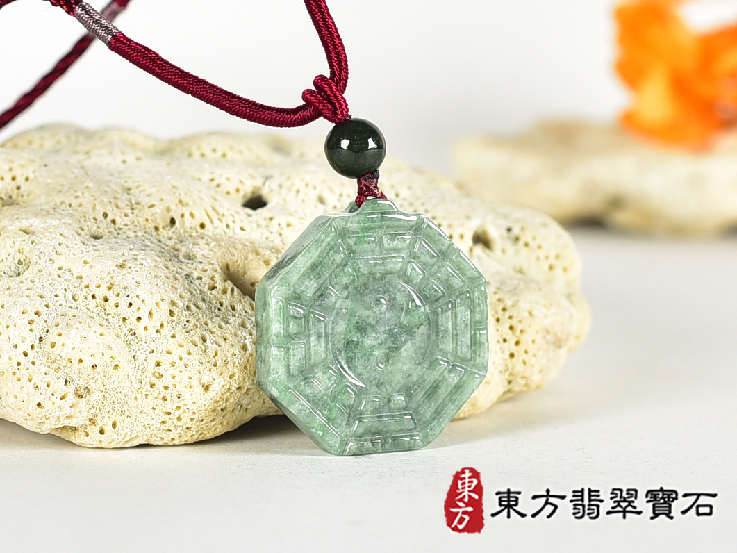 翡翠八卦項鍊玉珮(精工八卦太極,雙重八卦先天八卦和後天八卦:八卦牌A貨翡翠八卦玉珮、緬甸玉八卦玉墜)。八卦,ED546。訂做各種翡翠八卦吊墜玉珮項鍊。★附A貨翡翠雙證書 1.jpg