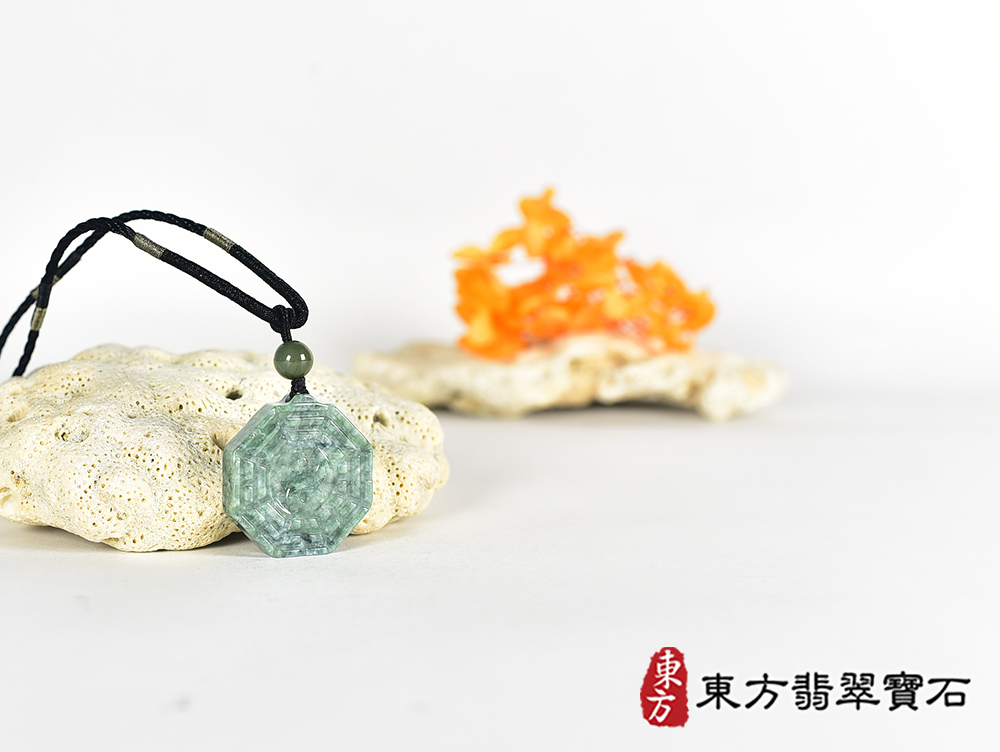 翡翠八卦項鍊玉珮(精工八卦太極,雙重八卦先天八卦和後天八卦:八卦牌A貨翡翠八卦玉珮、緬甸玉八卦玉墜)。八卦,ED553。訂做各種翡翠八卦吊墜玉珮項鍊。★附A貨翡翠雙證書 6.jpg