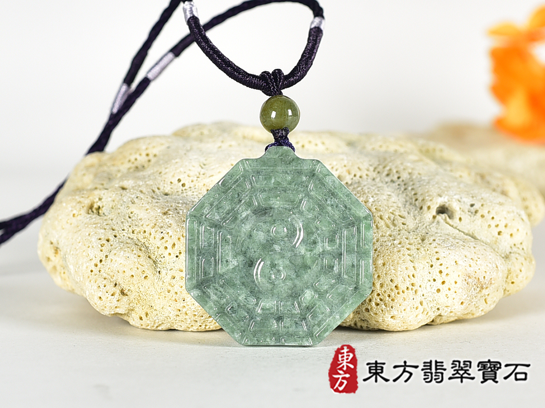 翡翠八卦項鍊玉珮(精工八卦太極,雙重八卦先天八卦和後天八卦:八卦牌A貨翡翠八卦玉珮、緬甸玉八卦玉墜)。八卦,ED555。訂做各種翡翠八卦吊墜玉珮項鍊。★附A貨翡翠雙證書 3.jpg