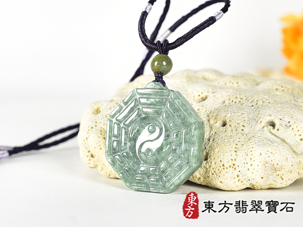 翡翠八卦項鍊玉珮(精工八卦太極,雙重八卦先天八卦和後天八卦:八卦牌A貨翡翠八卦玉珮、緬甸玉八卦玉墜)。八卦,ED555。訂做各種翡翠八卦吊墜玉珮項鍊。★附A貨翡翠雙證書 4.jpg