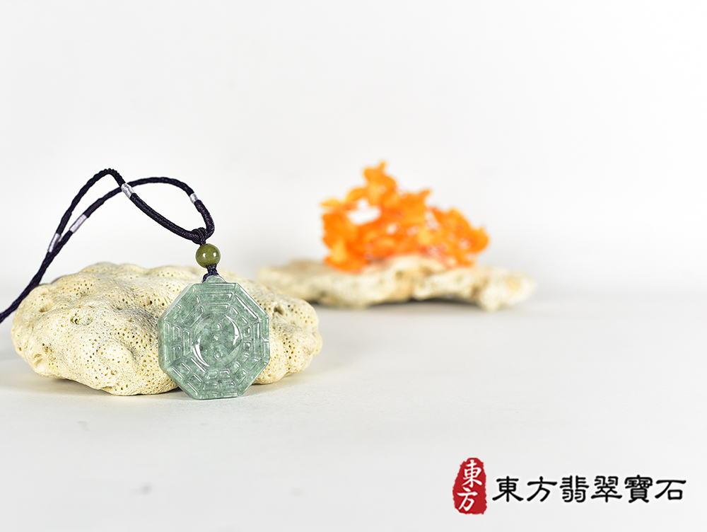 翡翠八卦項鍊玉珮(精工八卦太極,雙重八卦先天八卦和後天八卦:八卦牌A貨翡翠八卦玉珮、緬甸玉八卦玉墜)。八卦,ED555。訂做各種翡翠八卦吊墜玉珮項鍊。★附A貨翡翠雙證書 6.jpg