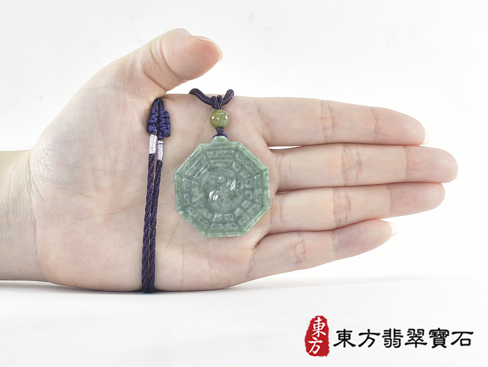 翡翠八卦項鍊玉珮(精工八卦太極,雙重八卦先天八卦和後天八卦:八卦牌A貨翡翠八卦玉珮、緬甸玉八卦玉墜)。八卦,ED555。訂做各種翡翠八卦吊墜玉珮項鍊。★附A貨翡翠雙證書 7.jpg