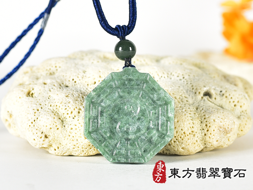 翡翠八卦項鍊玉珮(精工八卦太極,雙重八卦先天八卦和後天八卦:八卦牌A貨翡翠八卦玉珮、緬甸玉八卦玉墜)。八卦,ED557。訂做各種翡翠八卦吊墜玉珮項鍊。★附A貨翡翠雙證書 0.jpg