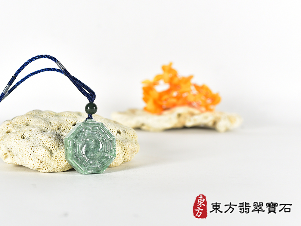 翡翠八卦項鍊玉珮(精工八卦太極,雙重八卦先天八卦和後天八卦:八卦牌A貨翡翠八卦玉珮、緬甸玉八卦玉墜)。八卦,ED557。訂做各種翡翠八卦吊墜玉珮項鍊。★附A貨翡翠雙證書 6.jpg