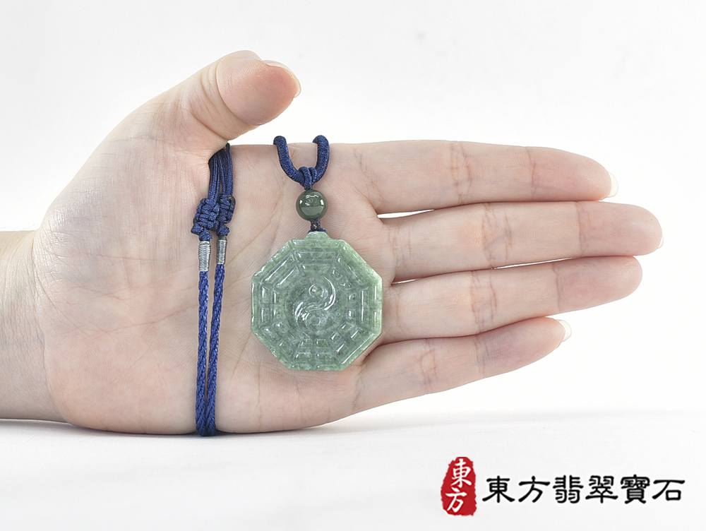 翡翠八卦項鍊玉珮(精工八卦太極,雙重八卦先天八卦和後天八卦:八卦牌A貨翡翠八卦玉珮、緬甸玉八卦玉墜)。八卦,ED557。訂做各種翡翠八卦吊墜玉珮項鍊。★附A貨翡翠雙證書 7.jpg