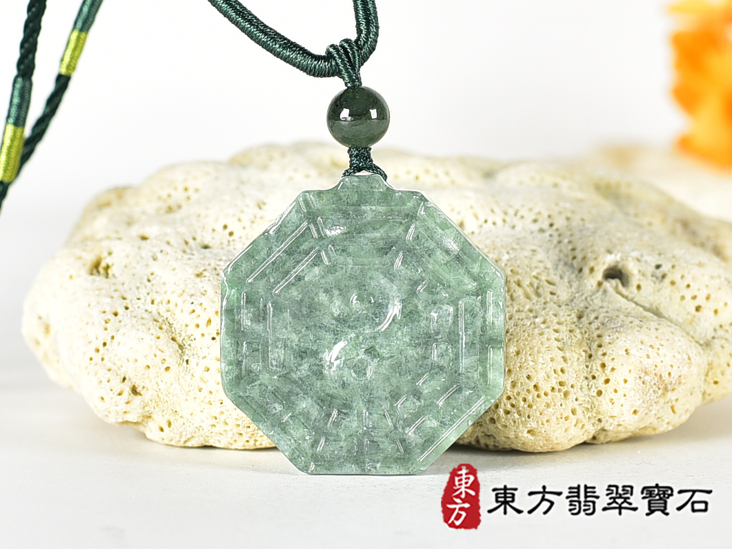 翡翠八卦項鍊玉珮(精工八卦太極,雙重八卦先天八卦和後天八卦:八卦牌A貨翡翠八卦玉珮、緬甸玉八卦玉墜)。八卦,ED559。訂做各種翡翠八卦吊墜玉珮項鍊。★附A貨翡翠雙證書 0.jpg