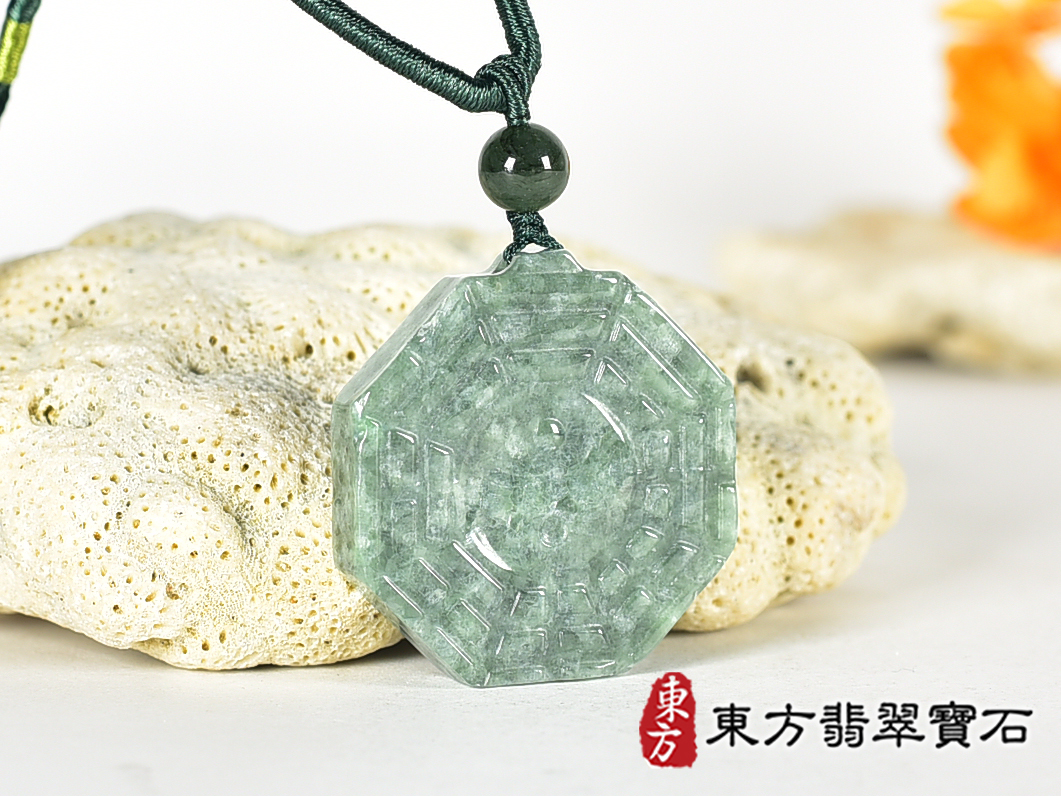 翡翠八卦項鍊玉珮(精工八卦太極,雙重八卦先天八卦和後天八卦:八卦牌A貨翡翠八卦玉珮、緬甸玉八卦玉墜)。八卦,ED559。訂做各種翡翠八卦吊墜玉珮項鍊。★附A貨翡翠雙證書 1.jpg