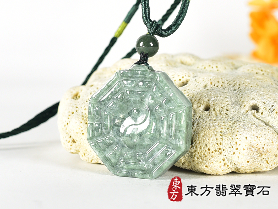 翡翠八卦項鍊玉珮(精工八卦太極,雙重八卦先天八卦和後天八卦:八卦牌A貨翡翠八卦玉珮、緬甸玉八卦玉墜)。八卦,ED559。訂做各種翡翠八卦吊墜玉珮項鍊。★附A貨翡翠雙證書 4.jpg