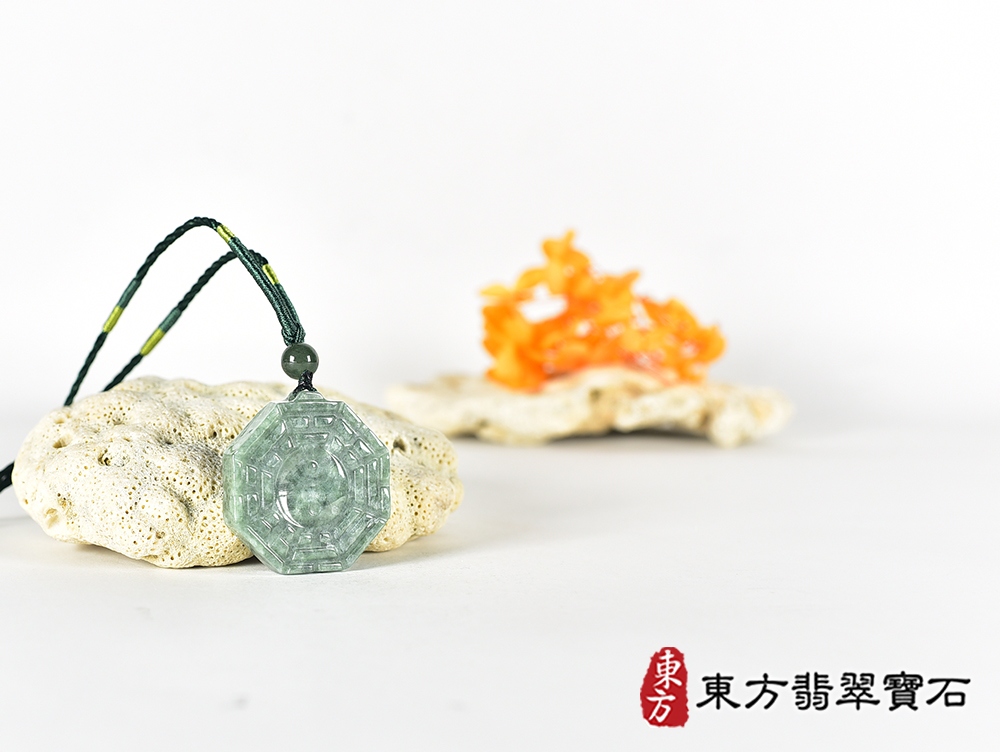 翡翠八卦項鍊玉珮(精工八卦太極,雙重八卦先天八卦和後天八卦:八卦牌A貨翡翠八卦玉珮、緬甸玉八卦玉墜)。八卦,ED559。訂做各種翡翠八卦吊墜玉珮項鍊。★附A貨翡翠雙證書 6.jpg