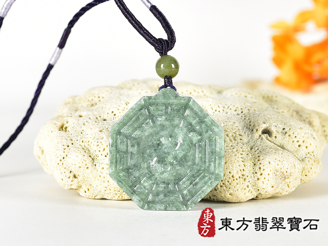 翡翠八卦項鍊玉珮(精工八卦太極,雙重八卦先天八卦和後天八卦:八卦牌A貨翡翠八卦玉珮、緬甸玉八卦玉墜)。八卦,ED560。訂做各種翡翠八卦吊墜玉珮項鍊。★附A貨翡翠雙證書 3.jpg