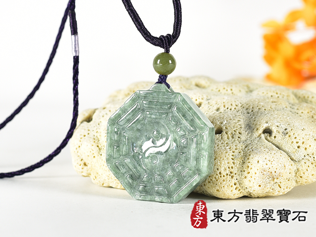 翡翠八卦項鍊玉珮(精工八卦太極,雙重八卦先天八卦和後天八卦:八卦牌A貨翡翠八卦玉珮、緬甸玉八卦玉墜)。八卦,ED560。訂做各種翡翠八卦吊墜玉珮項鍊。★附A貨翡翠雙證書 5.jpg