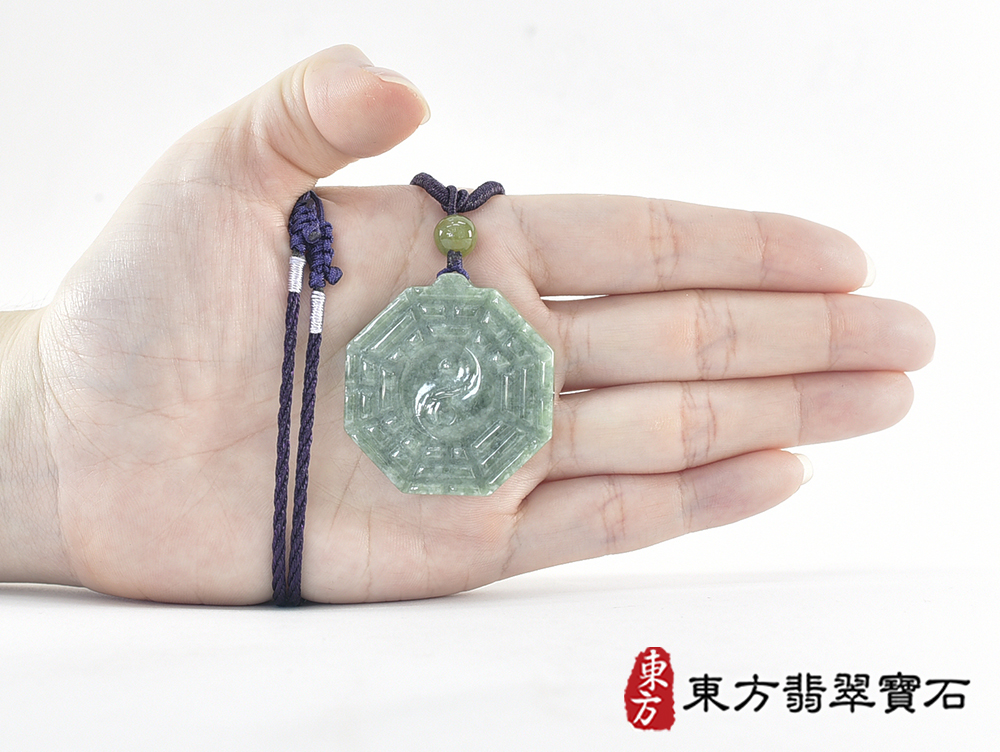 翡翠八卦項鍊玉珮(精工八卦太極,雙重八卦先天八卦和後天八卦:八卦牌A貨翡翠八卦玉珮、緬甸玉八卦玉墜)。八卦,ED560。訂做各種翡翠八卦吊墜玉珮項鍊。★附A貨翡翠雙證書 7.jpg