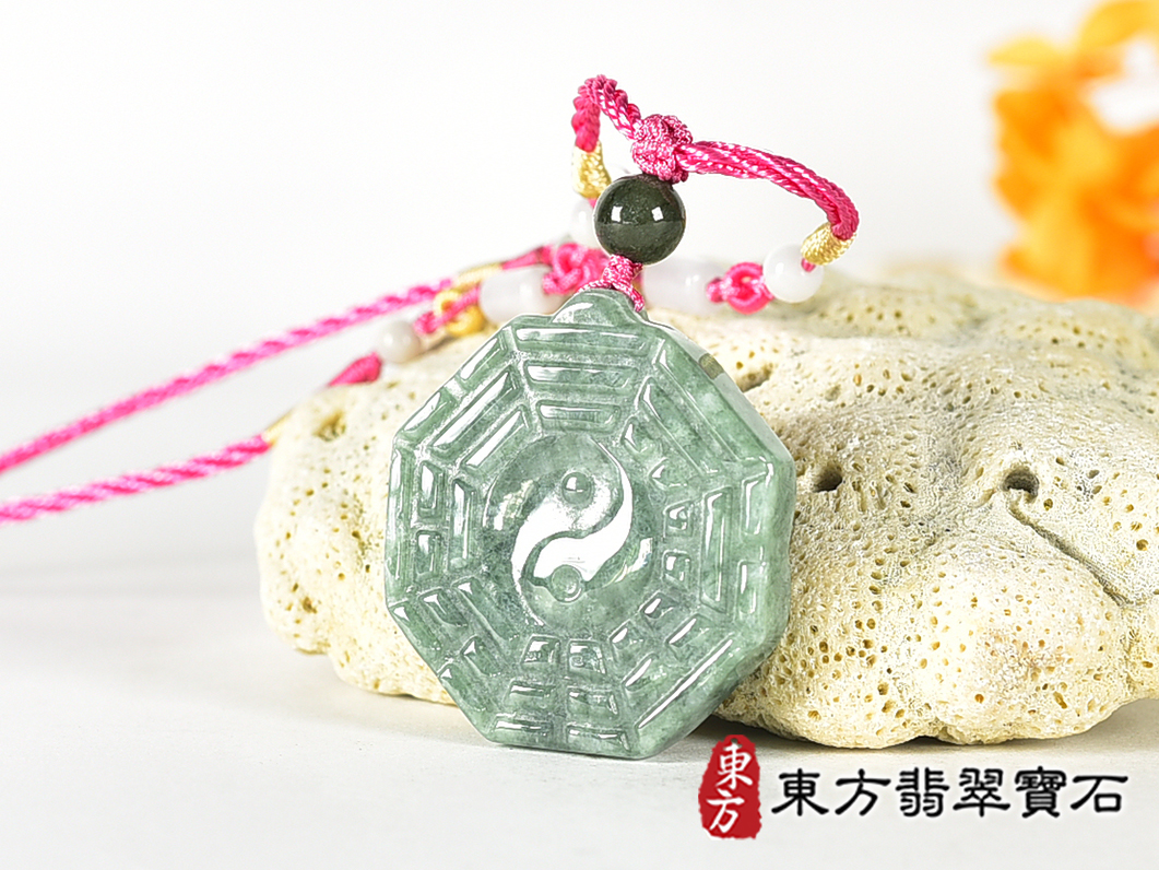 翡翠八卦項鍊玉珮(精工八卦太極,雙重八卦先天八卦和後天八卦:八卦牌A貨翡翠八卦玉珮、緬甸玉八卦玉墜)。八卦,ED561。訂做各種翡翠八卦吊墜玉珮項鍊。★附A貨翡翠雙證書 5.jpg