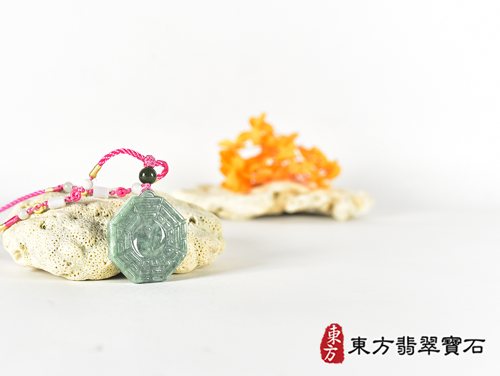 翡翠八卦項鍊玉珮(精工八卦太極,雙重八卦先天八卦和後天八卦:八卦牌A貨翡翠八卦玉珮、緬甸玉八卦玉墜)。八卦,ED561。訂做各種翡翠八卦吊墜玉珮項鍊。★附A貨翡翠雙證書 6.jpg
