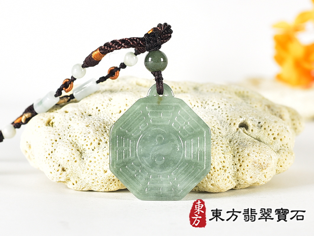 翡翠八卦項鍊玉珮(精工八卦太極,雙重八卦先天八卦和後天八卦:八卦牌A貨翡翠八卦玉珮、緬甸玉八卦玉墜)。八卦,ED565。訂做各種翡翠八卦吊墜玉珮項鍊。★附A貨翡翠雙證書 0.jpg