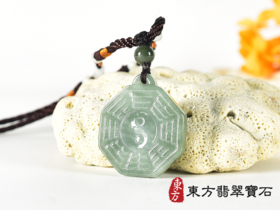 翡翠八卦項鍊玉珮(精工八卦太極,雙重八卦先天八卦和後天八卦:八卦牌A貨翡翠八卦玉珮、緬甸玉八卦玉墜)。八卦,ED565。訂做各種翡翠八卦吊墜玉珮項鍊。★附A貨翡翠雙證書 4.jpg