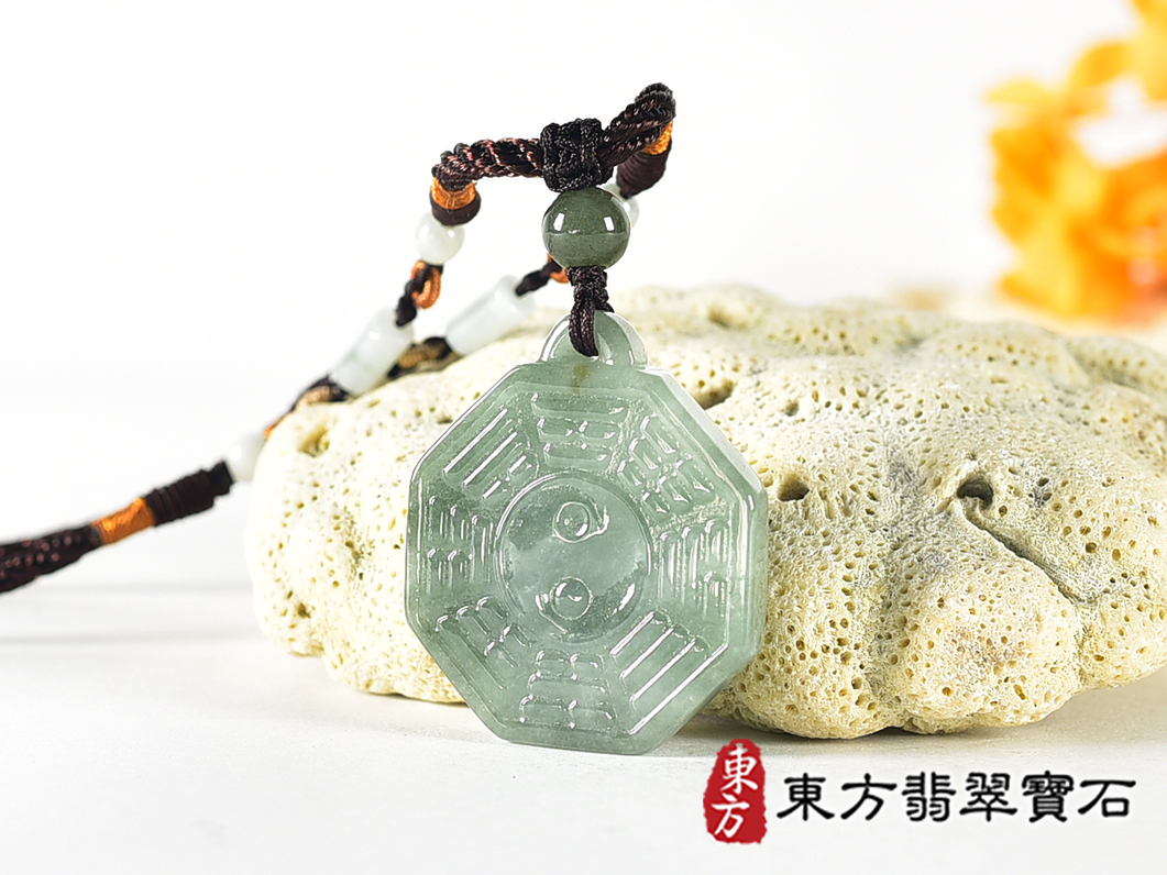 翡翠八卦項鍊玉珮(精工八卦太極,雙重八卦先天八卦和後天八卦:八卦牌A貨翡翠八卦玉珮、緬甸玉八卦玉墜)。八卦,ED565。訂做各種翡翠八卦吊墜玉珮項鍊。★附A貨翡翠雙證書 5.jpg
