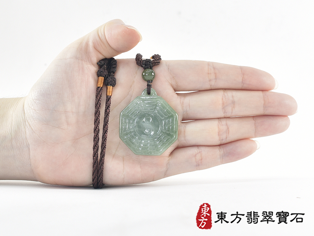 翡翠八卦項鍊玉珮(精工八卦太極,雙重八卦先天八卦和後天八卦:八卦牌A貨翡翠八卦玉珮、緬甸玉八卦玉墜)。八卦,ED565。訂做各種翡翠八卦吊墜玉珮項鍊。★附A貨翡翠雙證書 7.jpg