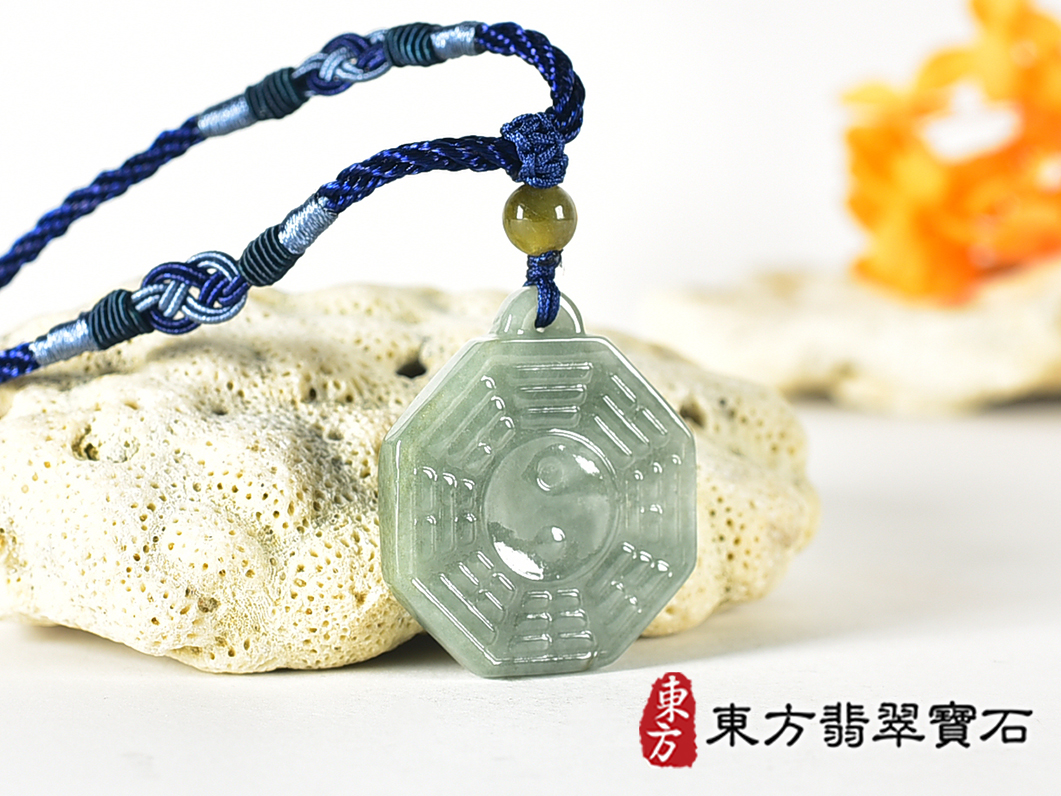 翡翠八卦項鍊玉珮(精工八卦太極,雙重八卦先天八卦和後天八卦:八卦牌A貨翡翠八卦玉珮、緬甸玉八卦玉墜)。八卦,ED568。訂做各種翡翠八卦吊墜玉珮項鍊。★附A貨翡翠雙證書 1.jpg