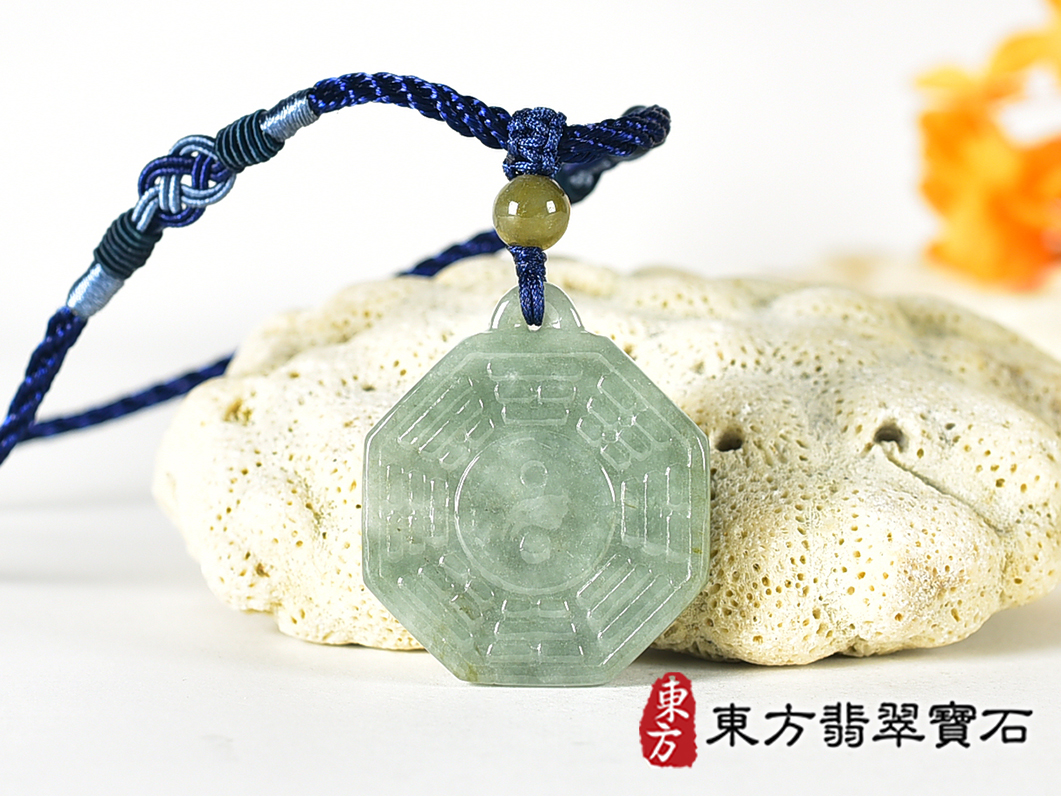 翡翠八卦項鍊玉珮(精工八卦太極,雙重八卦先天八卦和後天八卦:八卦牌A貨翡翠八卦玉珮、緬甸玉八卦玉墜)。八卦,ED568。訂做各種翡翠八卦吊墜玉珮項鍊。★附A貨翡翠雙證書 3.jpg