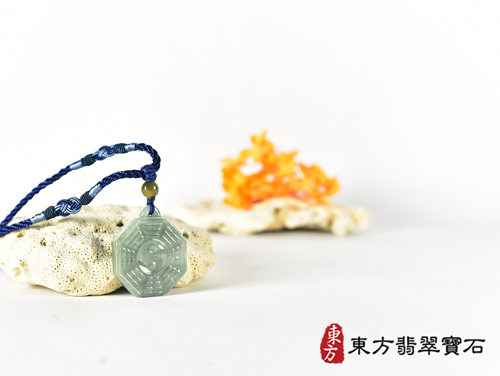翡翠八卦項鍊玉珮(精工八卦太極,雙重八卦先天八卦和後天八卦:八卦牌A貨翡翠八卦玉珮、緬甸玉八卦玉墜)。八卦,ED568。訂做各種翡翠八卦吊墜玉珮項鍊。★附A貨翡翠雙證書 6.jpg