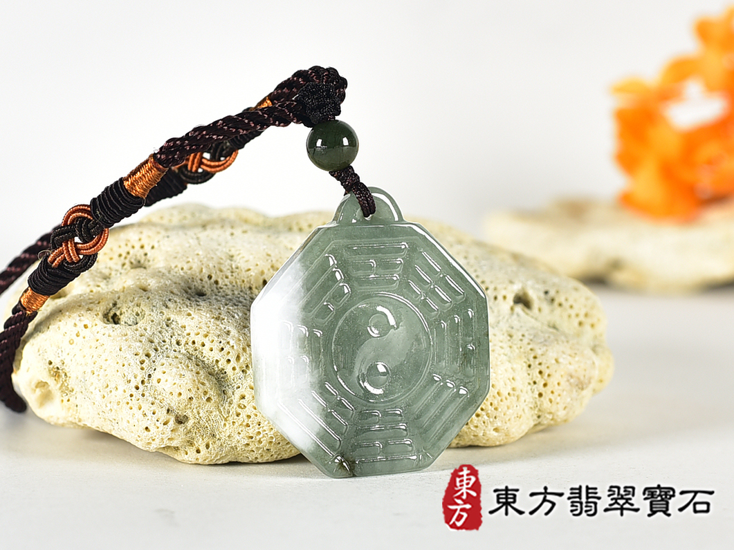 翡翠八卦項鍊玉珮(精工八卦太極,雙重八卦先天八卦和後天八卦:八卦牌A貨翡翠八卦玉珮、緬甸玉八卦玉墜)。八卦,ED569。訂做各種翡翠八卦吊墜玉珮項鍊。★附A貨翡翠雙證書 1.jpg