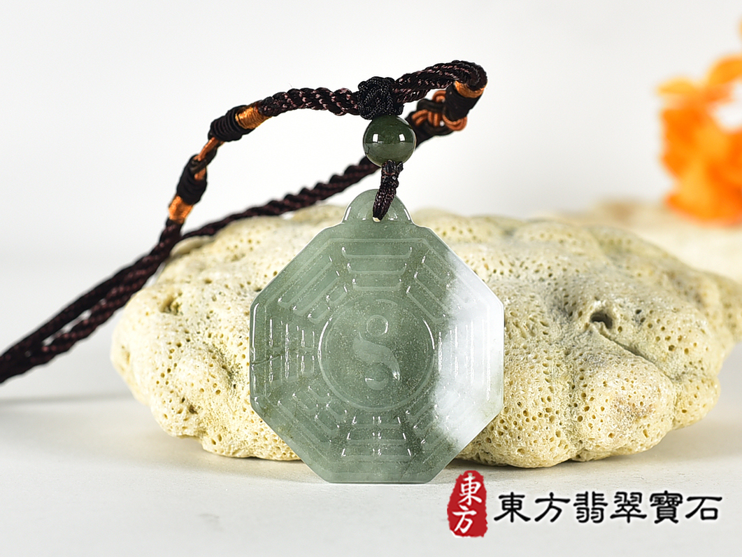 翡翠八卦項鍊玉珮(精工八卦太極,雙重八卦先天八卦和後天八卦:八卦牌A貨翡翠八卦玉珮、緬甸玉八卦玉墜)。八卦,ED569。訂做各種翡翠八卦吊墜玉珮項鍊。★附A貨翡翠雙證書 3.jpg