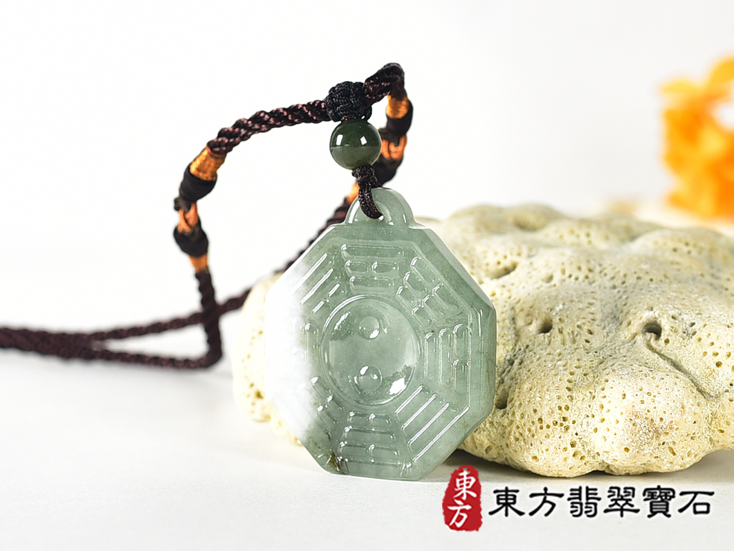 翡翠八卦項鍊玉珮(精工八卦太極,雙重八卦先天八卦和後天八卦:八卦牌A貨翡翠八卦玉珮、緬甸玉八卦玉墜)。八卦,ED569。訂做各種翡翠八卦吊墜玉珮項鍊。★附A貨翡翠雙證書 5.jpg