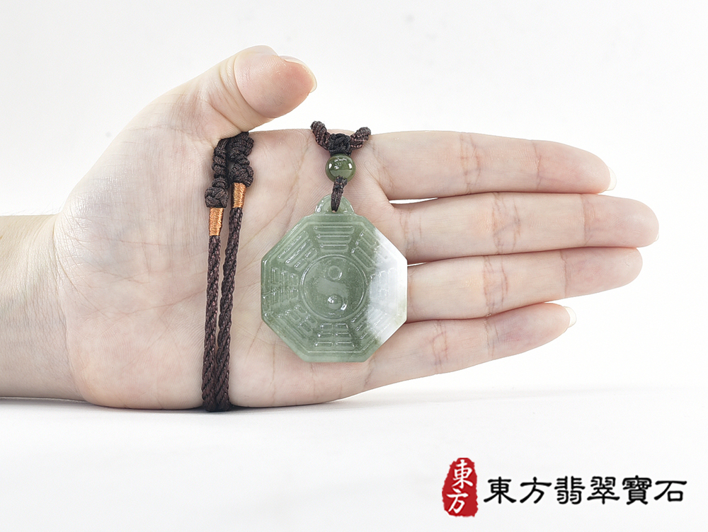 翡翠八卦項鍊玉珮(精工八卦太極,雙重八卦先天八卦和後天八卦:八卦牌A貨翡翠八卦玉珮、緬甸玉八卦玉墜)。八卦,ED569。訂做各種翡翠八卦吊墜玉珮項鍊。★附A貨翡翠雙證書 7.jpg