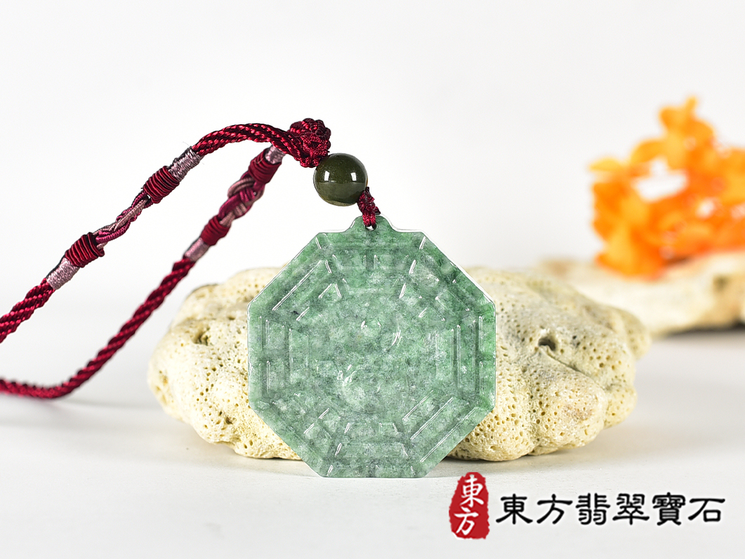 翡翠八卦項鍊玉珮(精工八卦太極,雙重八卦先天八卦和後天八卦:八卦牌A貨翡翠八卦玉珮、緬甸玉八卦玉墜)。八卦,ED573。訂做各種翡翠八卦吊墜玉珮項鍊。★附A貨翡翠雙證書 0.jpg