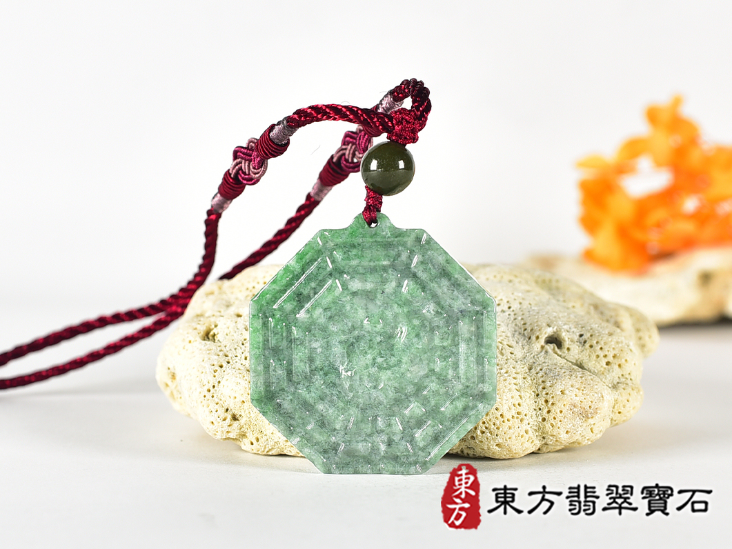 翡翠八卦項鍊玉珮(精工八卦太極,雙重八卦先天八卦和後天八卦:八卦牌A貨翡翠八卦玉珮、緬甸玉八卦玉墜)。八卦,ED573。訂做各種翡翠八卦吊墜玉珮項鍊。★附A貨翡翠雙證書 3.jpg