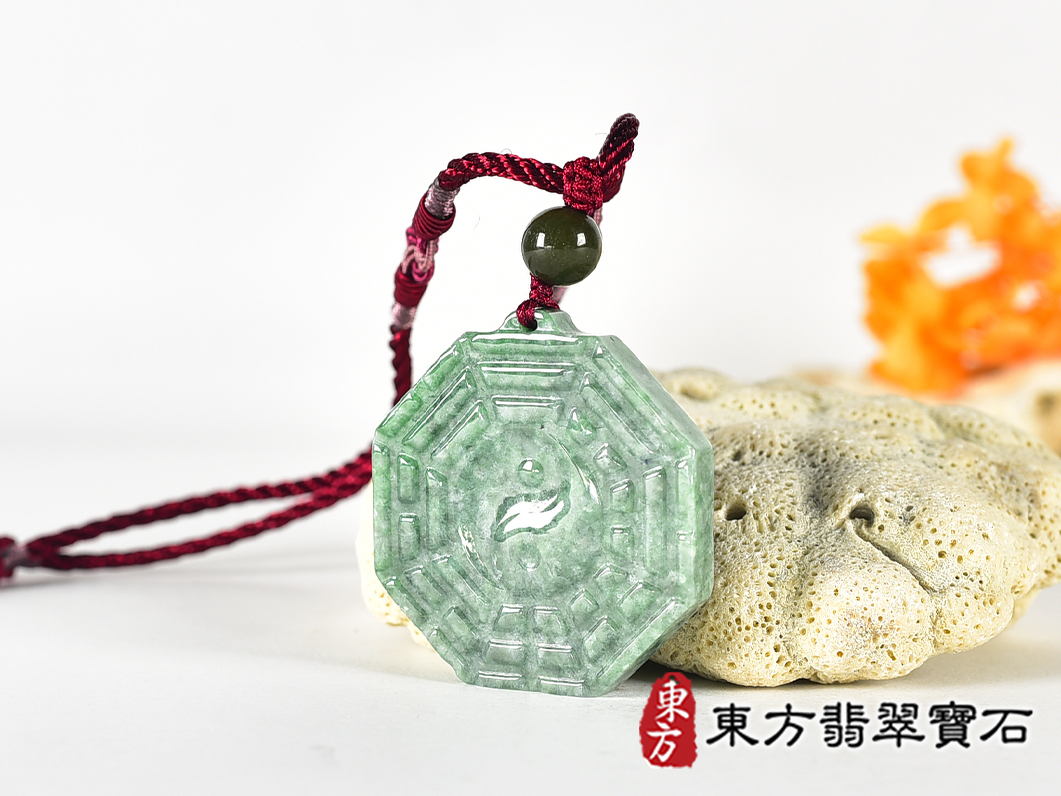 翡翠八卦項鍊玉珮(精工八卦太極,雙重八卦先天八卦和後天八卦:八卦牌A貨翡翠八卦玉珮、緬甸玉八卦玉墜)。八卦,ED573。訂做各種翡翠八卦吊墜玉珮項鍊。★附A貨翡翠雙證書 4.jpg