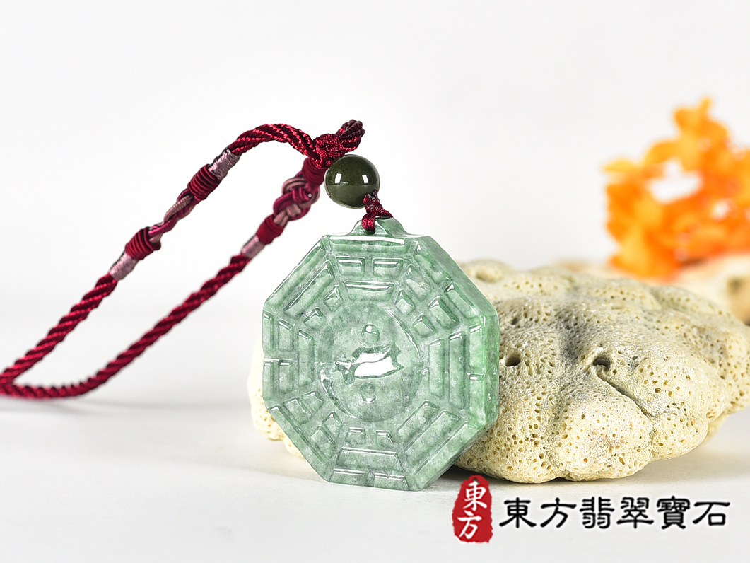 翡翠八卦項鍊玉珮(精工八卦太極,雙重八卦先天八卦和後天八卦:八卦牌A貨翡翠八卦玉珮、緬甸玉八卦玉墜)。八卦,ED573。訂做各種翡翠八卦吊墜玉珮項鍊。★附A貨翡翠雙證書 5.jpg