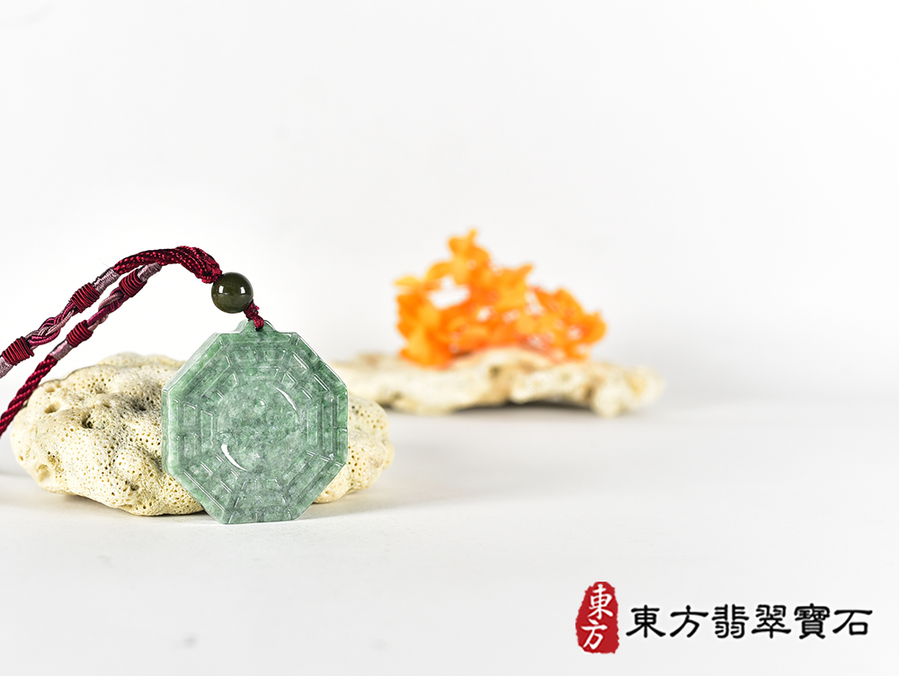 翡翠八卦項鍊玉珮(精工八卦太極,雙重八卦先天八卦和後天八卦:八卦牌A貨翡翠八卦玉珮、緬甸玉八卦玉墜)。八卦,ED573。訂做各種翡翠八卦吊墜玉珮項鍊。★附A貨翡翠雙證書 6.jpg