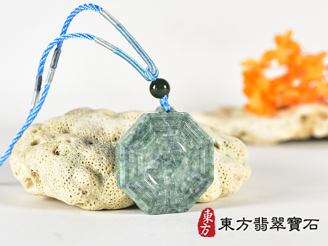 翡翠八卦項鍊玉珮(精工八卦太極,雙重八卦先天八卦和後天八卦:八卦牌A貨翡翠八卦玉珮、緬甸玉八卦玉墜)。八卦,ED579。訂做各種翡翠八卦吊墜玉珮項鍊。★附A貨翡翠雙證書 1.jpg