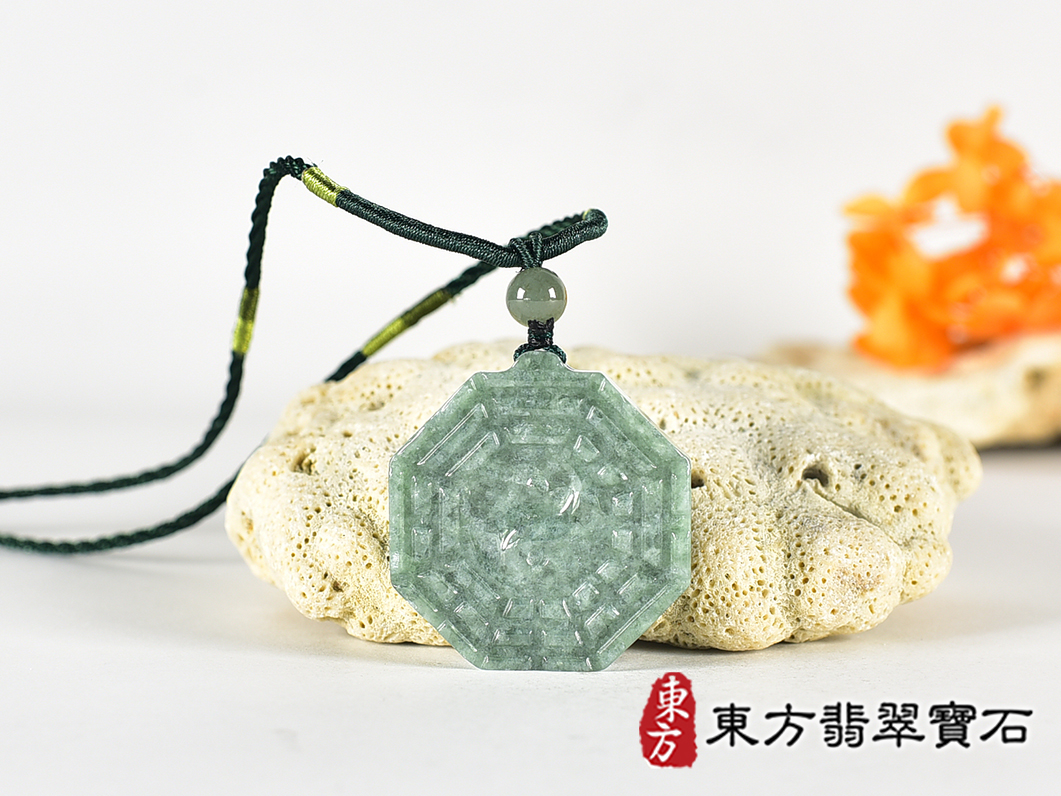 翡翠八卦項鍊玉珮(精工八卦太極,雙重八卦先天八卦和後天八卦:八卦牌A貨翡翠八卦玉珮、緬甸玉八卦玉墜)。八卦,ED580。訂做各種翡翠八卦吊墜玉珮項鍊。★附A貨翡翠雙證書 0.jpg