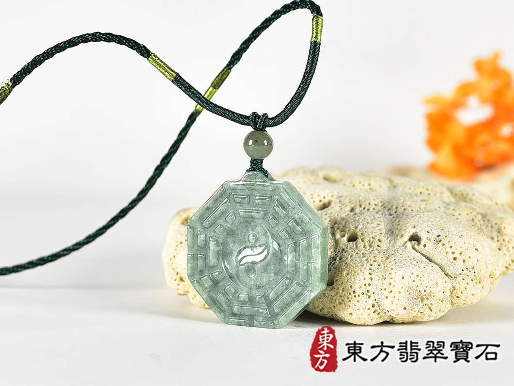 翡翠八卦項鍊玉珮(精工八卦太極,雙重八卦先天八卦和後天八卦:八卦牌A貨翡翠八卦玉珮、緬甸玉八卦玉墜)。八卦,ED580。訂做各種翡翠八卦吊墜玉珮項鍊。★附A貨翡翠雙證書 4.jpg