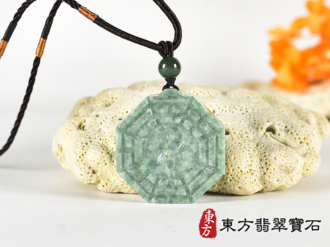 翡翠八卦項鍊玉珮(精工八卦太極,雙重八卦先天八卦和後天八卦:八卦牌A貨翡翠八卦玉珮、緬甸玉八卦玉墜)。八卦,ED585。訂做各種翡翠八卦吊墜玉珮項鍊。★附A貨翡翠雙證書 0.jpg