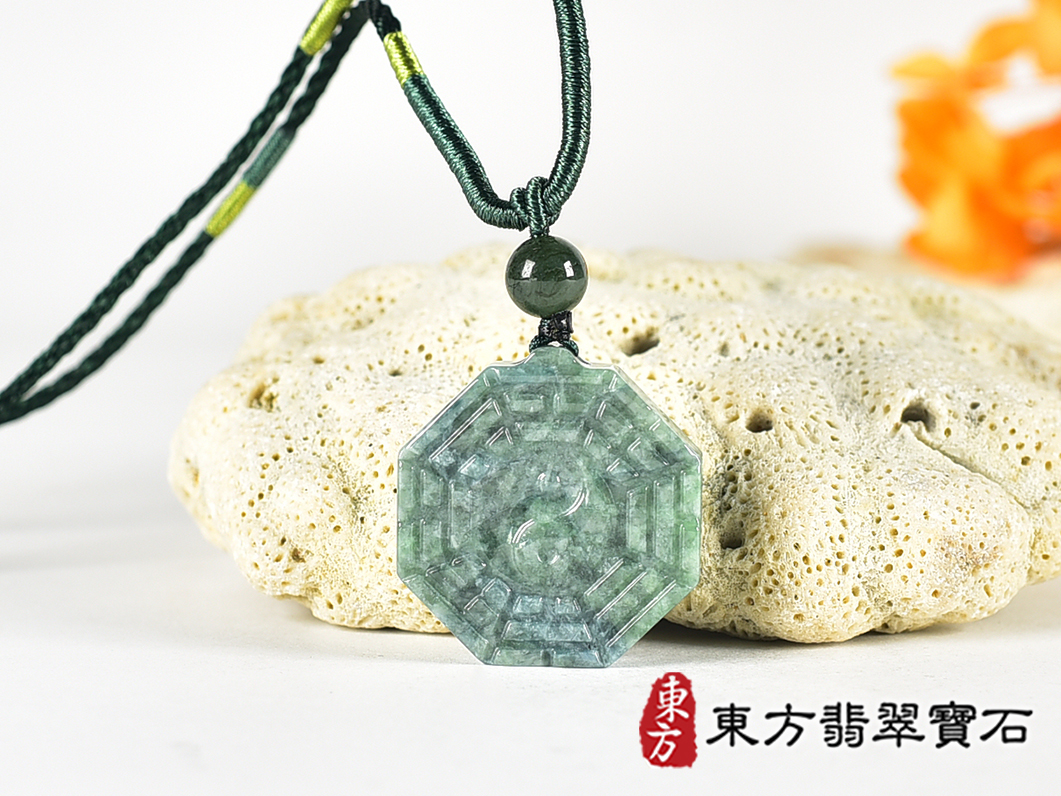 翡翠八卦項鍊玉珮(精工八卦太極,雙重八卦先天八卦和後天八卦:八卦牌A貨翡翠八卦玉珮、緬甸玉八卦玉墜)。八卦,ED592。訂做各種翡翠八卦吊墜玉珮項鍊。★附A貨翡翠雙證書 3.jpg