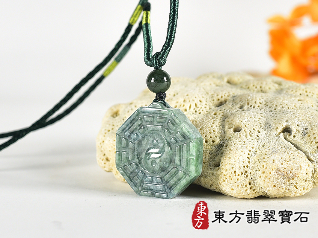 翡翠八卦項鍊玉珮(精工八卦太極,雙重八卦先天八卦和後天八卦:八卦牌A貨翡翠八卦玉珮、緬甸玉八卦玉墜)。八卦,ED592。訂做各種翡翠八卦吊墜玉珮項鍊。★附A貨翡翠雙證書 4.jpg