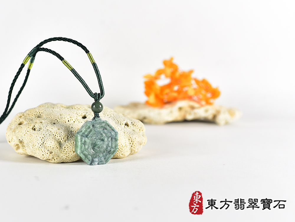 翡翠八卦項鍊玉珮(精工八卦太極,雙重八卦先天八卦和後天八卦:八卦牌A貨翡翠八卦玉珮、緬甸玉八卦玉墜)。八卦,ED592。訂做各種翡翠八卦吊墜玉珮項鍊。★附A貨翡翠雙證書 6.jpg
